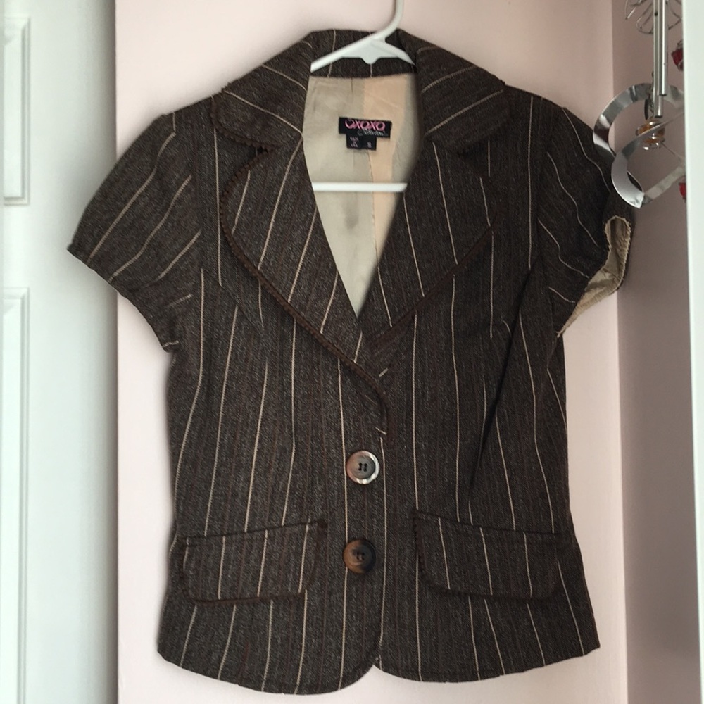 XOXO short-sleeved blazer